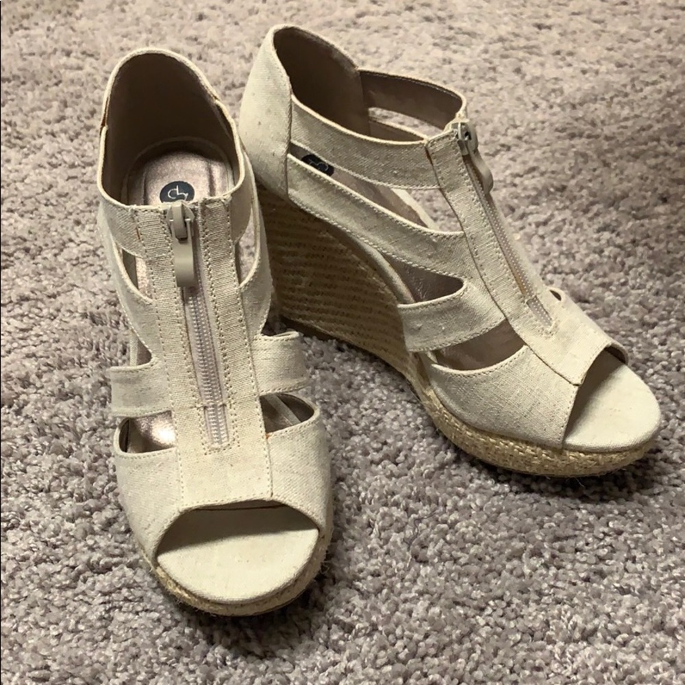 Cream wedges